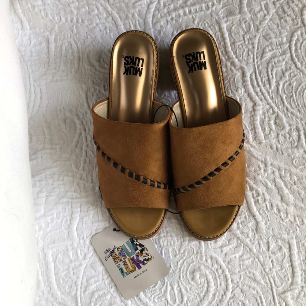 NWT Muk Luks Mule